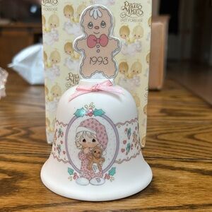 1993 Precious Moments Collectible Bell (Wishing You the Sweetest Christmas).